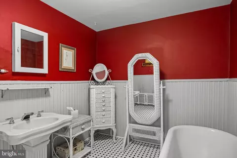 Bath - 55 Mecray Ln, Maple Shade, NJ 08052 photo 4 of 6
