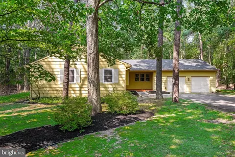 6 Silver Cloud Cir, Medford, NJ 08055