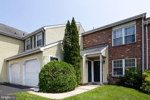 105 Willow Turn Turn, Mount Laurel, NJ 08054