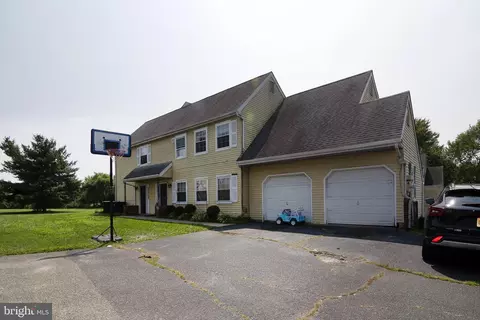 107 Willow Turn Turn, Mount Laurel, NJ 08054