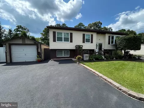 3 Bella Coola Trl, Browns Mills, NJ 08015