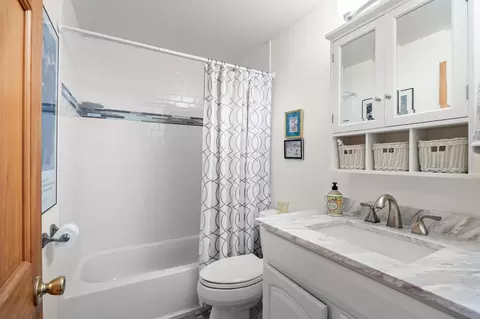 Bath - 14 E Close, Moorestown, NJ 08057 photo 1 of 2
