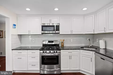 Kitchen - 14 E Close, Moorestown, NJ 08057 photo 4 of 4