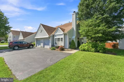 263 Birch Hollow Dr, Bordentown, NJ 08505