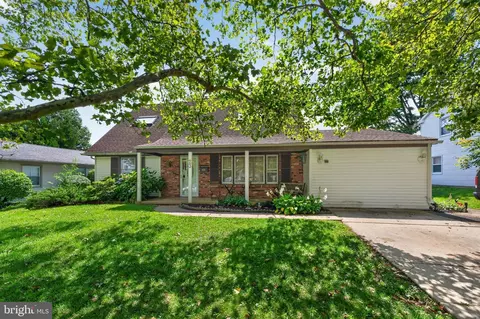 23 Eastbrook Ln, Willingboro, NJ 08046