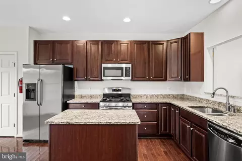 Kitchen - 29 Applegate Dr, Florence, NJ 08518 photo 2 of 4