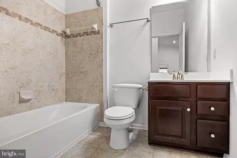 Entry Way - 29 Applegate Dr, Florence, NJ 08518 photo 6 of 8