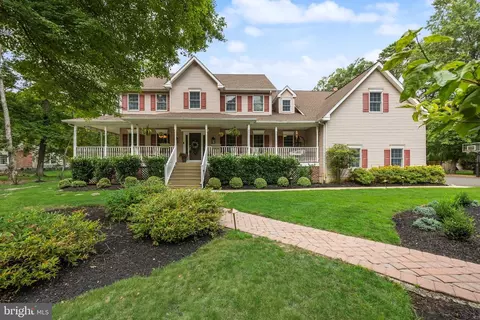 11 Larsen Park Dr, Medford, NJ 08055
