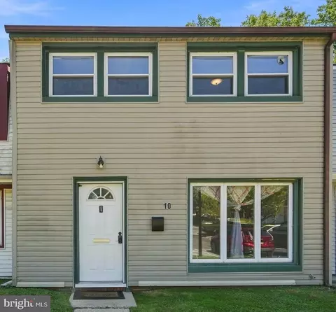 10 Ruscombe Ct, Willingboro, NJ 08046