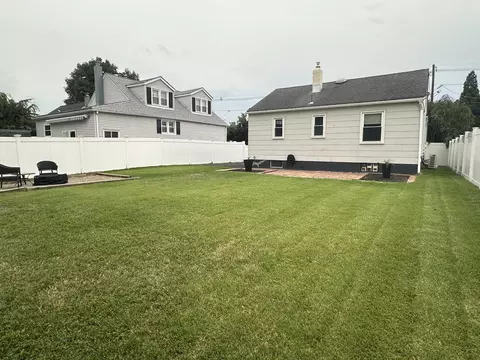 Exterior - 239 Washington St, Fieldsboro, NJ 08505 photo 5 of 5