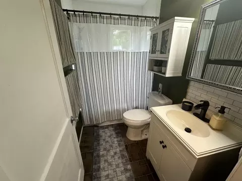 Bath - 239 Washington St, Fieldsboro, NJ 08505 photo 1 of 1