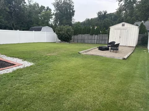 Exterior - 239 Washington St, Fieldsboro, NJ 08505 photo 3 of 5