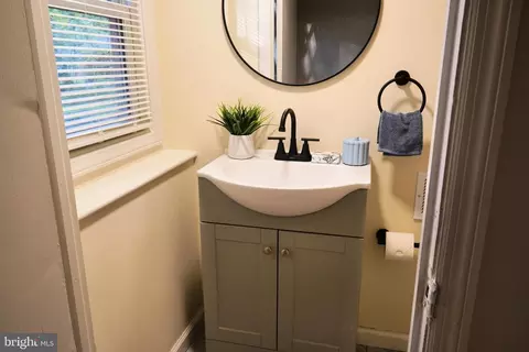 Bath - 7 Windsor Pl, Mount Holly, NJ 08060 photo 1 of 1