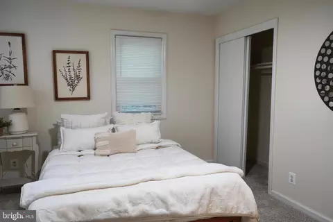 Bedroom - 7 Windsor Pl, Mount Holly, NJ 08060 photo 3 of 5