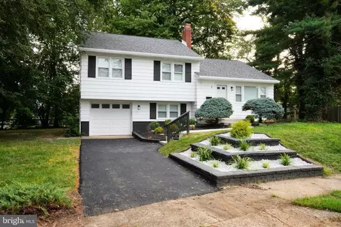Exterior - 7 Windsor Pl, Mount Holly, NJ 08060 photo 2 of 3