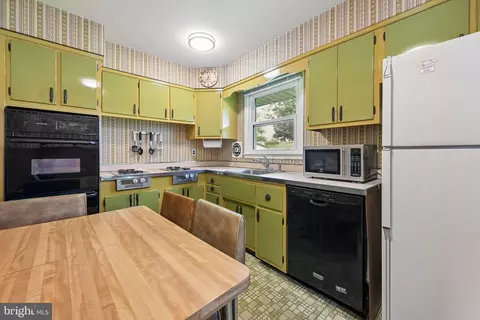 Kitchen - 323 Juniata Ave, Delran, NJ 08075 photo 1 of 2