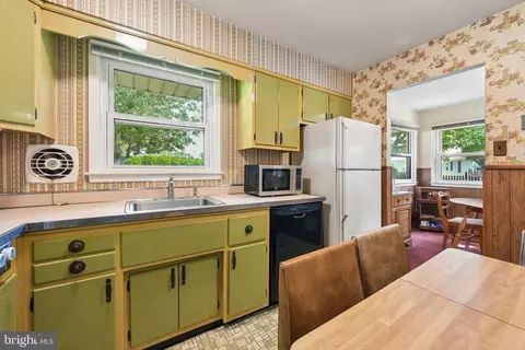 Kitchen - 323 Juniata Ave, Delran, NJ 08075 photo 2 of 2