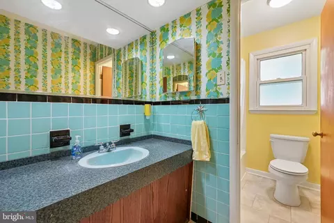 Bath - 323 Juniata Ave, Delran, NJ 08075 photo 2 of 2