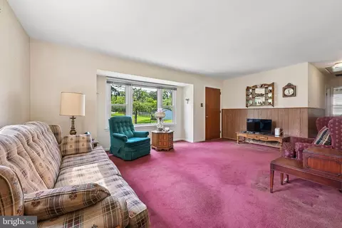 Living - 323 Juniata Ave, Delran, NJ 08075 photo 1 of 3