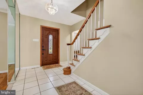 Entry Way - 216 Hamilton Rd, Marlton, NJ 08053 photo 2 of 6