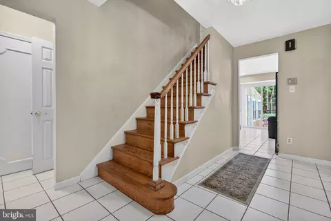Entry Way - 216 Hamilton Rd, Marlton, NJ 08053 photo 3 of 6