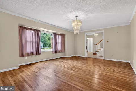 Living - 216 Hamilton Rd, Marlton, NJ 08053 photo 3 of 8