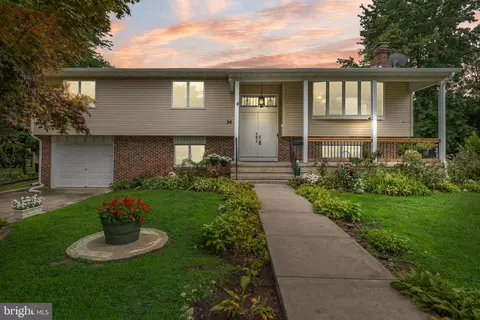 34 W 8th St, Burlington, NJ 08016