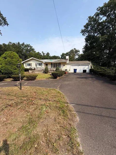 635 Lakehurst Rd, Browns Mills, NJ 08015