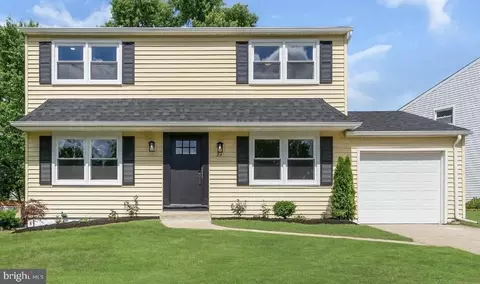 23 Wellington Pl, Burlington, NJ 08016
