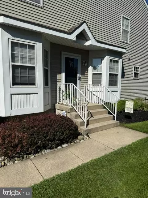 146 Hearthstone Ln, Marlton, NJ 08053