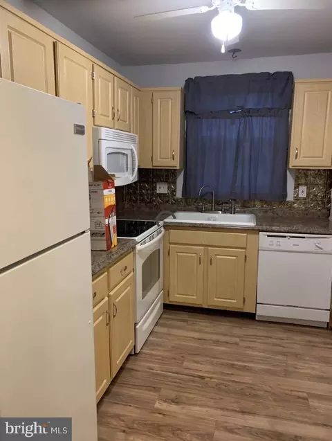 25 Florence Tollgate Pl #4, Florence, NJ 08518
