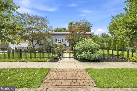 291 S Church St, Moorestown, NJ 08057