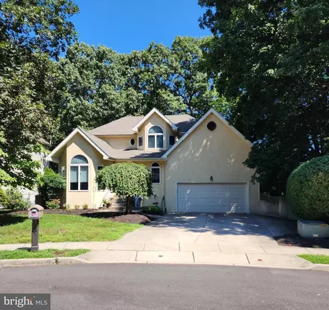 29 Lexington Ct, Mount Laurel, NJ 08054