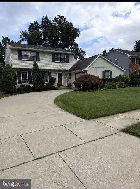 507 Perry Dr, Mount Laurel, NJ 08054