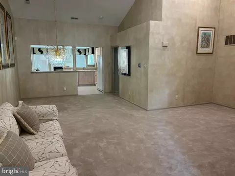 4 Clifford Dr, Mount Laurel, NJ 08054 photo 2