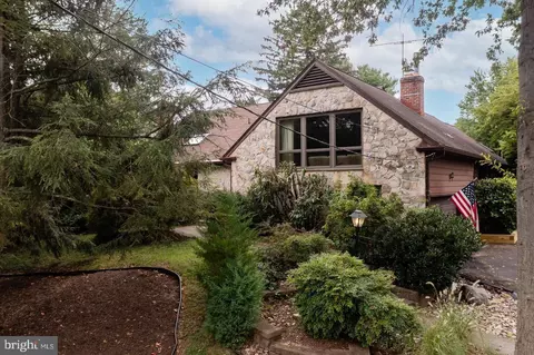 1 Buttonwood Ln, Cinnaminson, NJ 08077