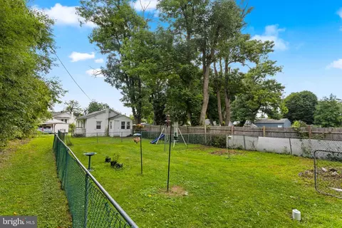 Exterior - 222 Washington St, Fieldsboro, NJ 08505 photo 6 of 7
