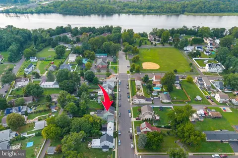 View/Area - 222 Washington St, Fieldsboro, NJ 08505 photo 4 of 11
