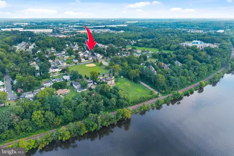 View/Area - 222 Washington St, Fieldsboro, NJ 08505 photo 5 of 11