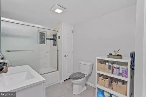 Bath - 222 Washington St, Fieldsboro, NJ 08505 photo 1 of 1