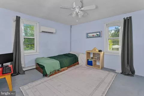 Bedroom - 222 Washington St, Fieldsboro, NJ 08505 photo 6 of 10