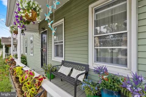 Exterior - 222 Washington St, Fieldsboro, NJ 08505 photo 2 of 7