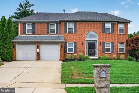 25 Dominion Dr, Marlton, NJ 08053