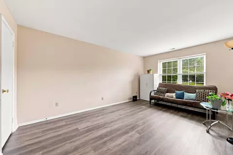 Living - 988 A Scotswood Ct, Mount Laurel, NJ 08054 photo 4 of 4
