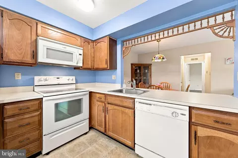 Kitchen - 988 A Scotswood Ct, Mount Laurel, NJ 08054 photo 1 of 3