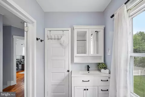 Bath - 36 County Ave, Maple Shade, NJ 08052 photo 3 of 3