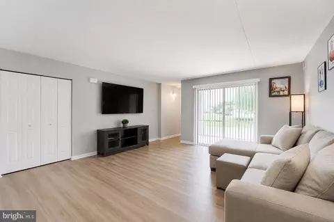 Living - 259 Kips Ct, Evesham, NJ 08053 photo 1 of 3