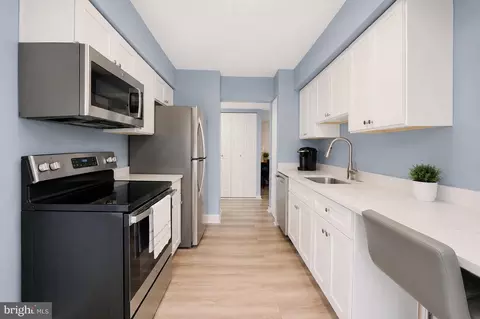 Kitchen - 259 Kips Ct, Evesham, NJ 08053 photo 3 of 3