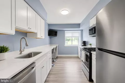 Kitchen - 259 Kips Ct, Evesham, NJ 08053 photo 1 of 3