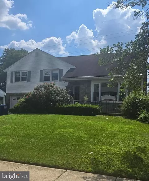 348 Boxwood Ln, Cinnaminson, NJ 08077